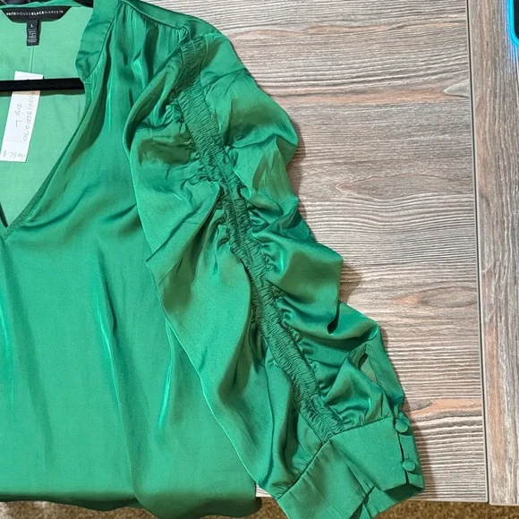 White House Black Market Vibrant Green Blouse - Picture 4 of 7